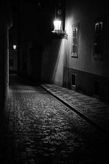 photo "Ночная атмосфера-40" tags: black&white, Prag, Prague, Praha