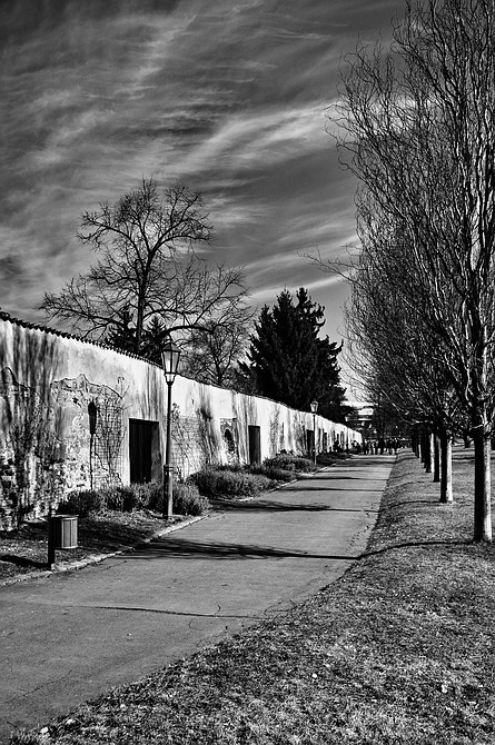 photo "Небо и дорога" tags: black&white, Prag, Prague, Praha