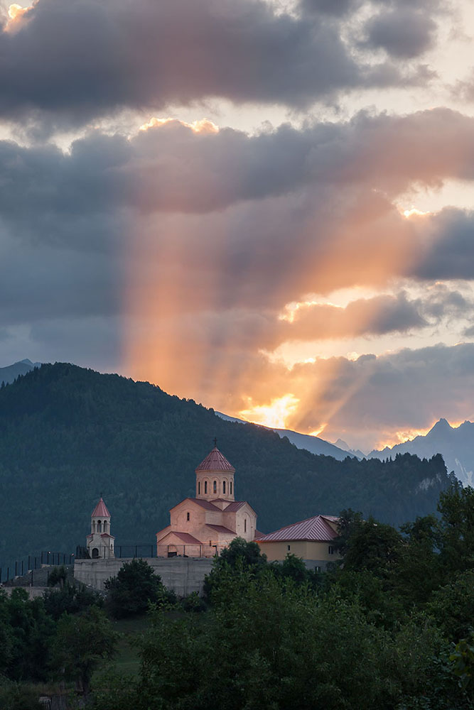 photo "***" tags: landscape, architecture, Balkhovitin, Landscape, clouds, light, mountains, photographer, sky, sunrise, sunset, Грузия, Сванетия, лучи, путешествие, церковь