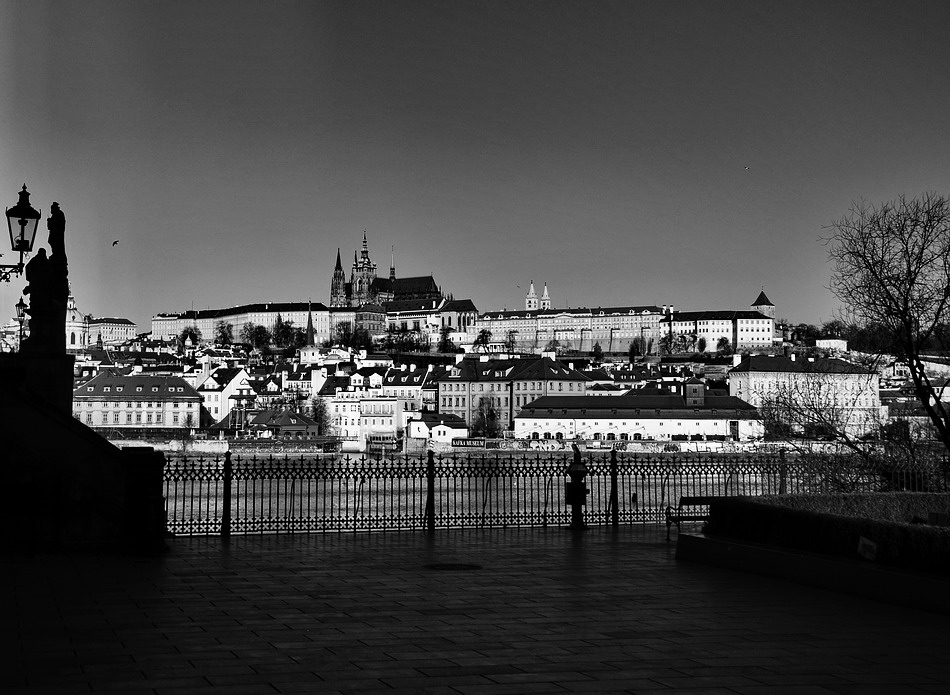 фото "Утренний Пражский Град и Мала Страна" метки: город, черно-белые, Prag, Praha, Прага