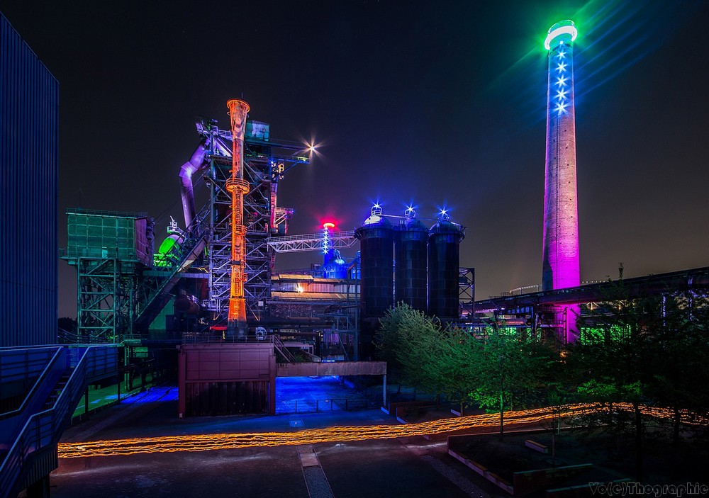 photo "Lapadu @ night" tags: architecture, technics, Duisburg, Hochofen, Lapadu, Ruhrgebiet, blast furnace, iron, steel