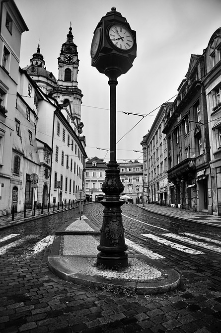 фото "Hочная улица и переход" метки: черно-белые, Prag, Praha, Прага