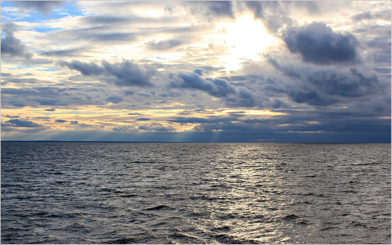 photo "White Lake. Volga-Baltic Waterway." tags: landscape, clouds, sunset, water, Белое озеро