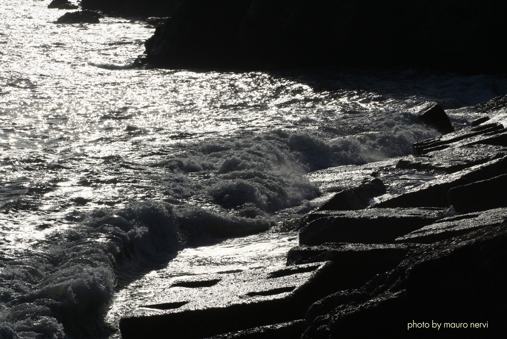 photo "waves" tags: black&white, 