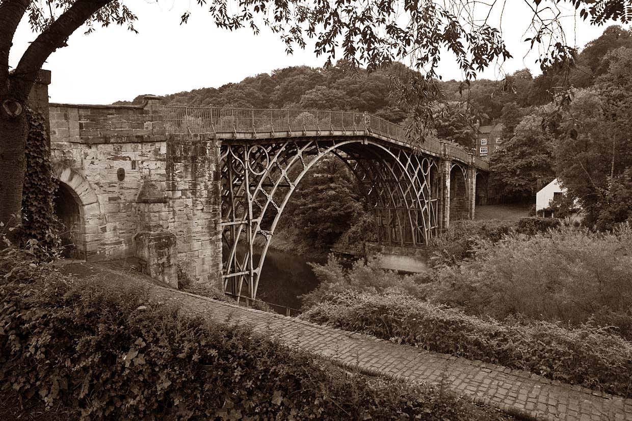 photo "Iron bridge" tags: architecture, nature, black&white, 