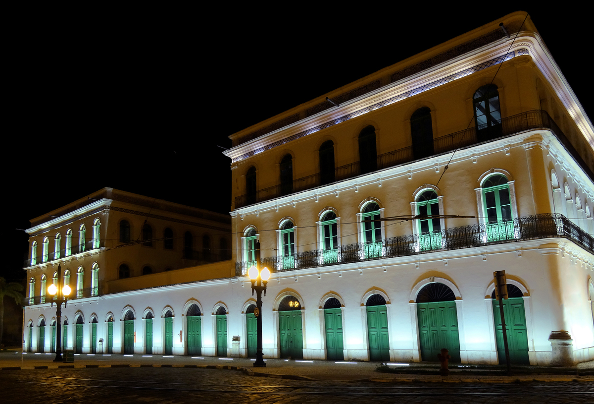 photo "Houses Valongo - Pelé museum" tags: architecture, street, South America