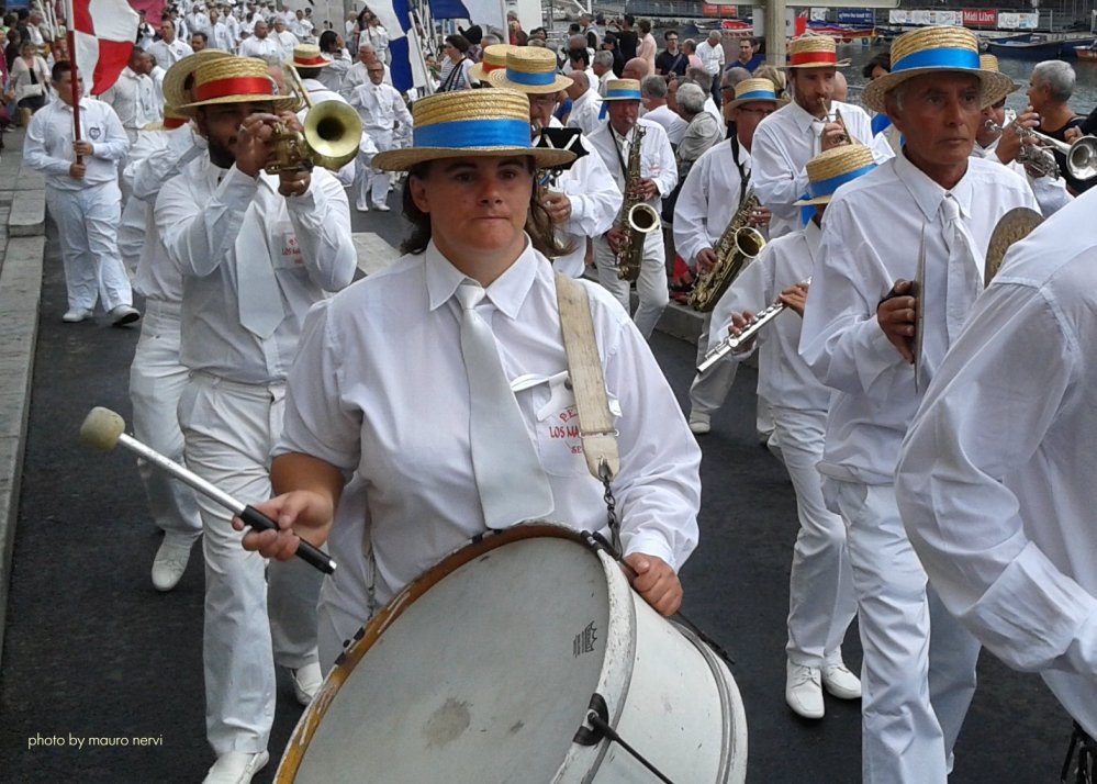 photo "the band" tags: street, 