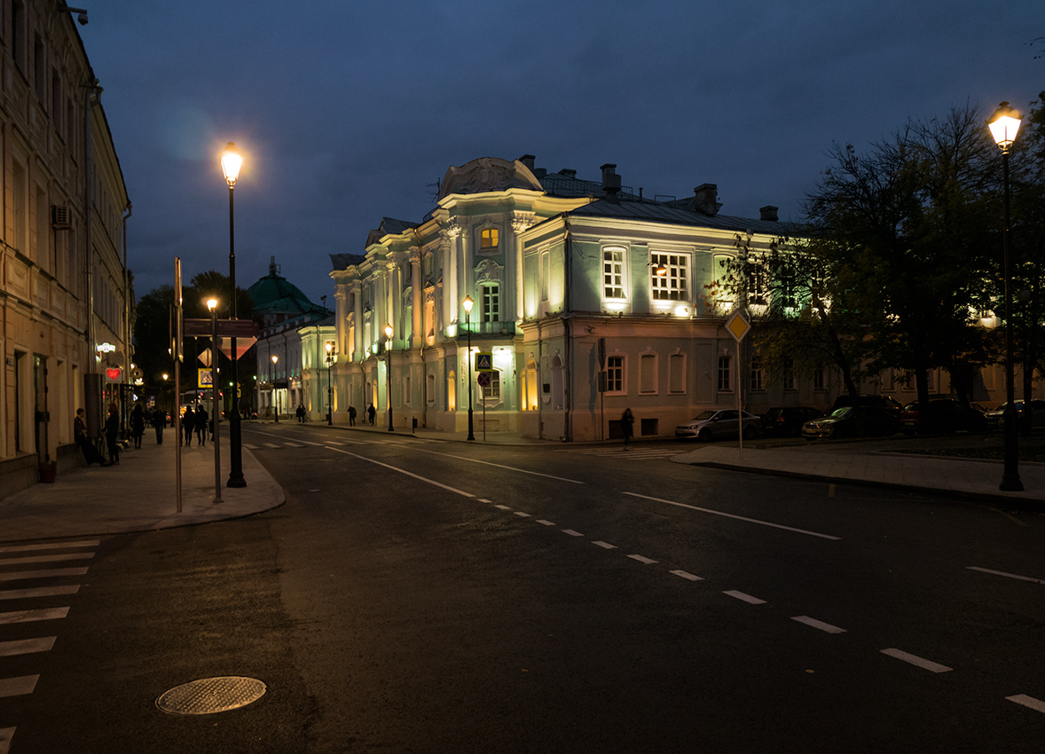 фото "Обновленная Покровка" метки: архитектура, город, 