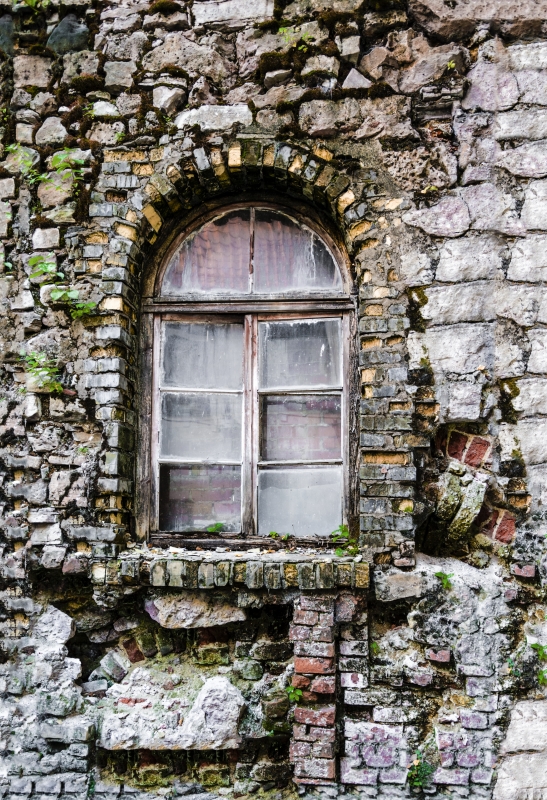photo "A window from nowhere" tags: architecture, 