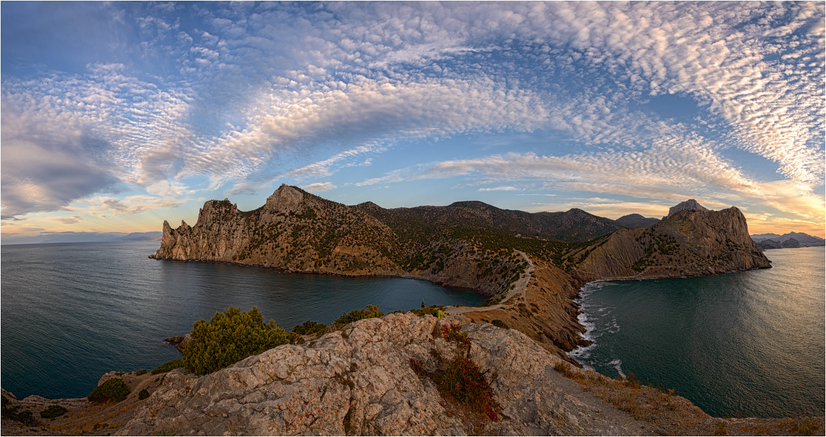 photo "***" tags: landscape, travel, nature, Crimea, Russia, autumn, clouds, morning, mountains, sea, sky, water, Набережная