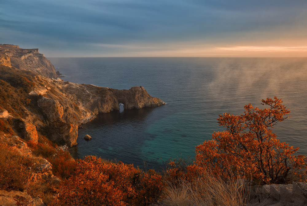 photo "***" tags: , Crimea, evening, fog, sea, water, грот Дианы, мыс Фиолент