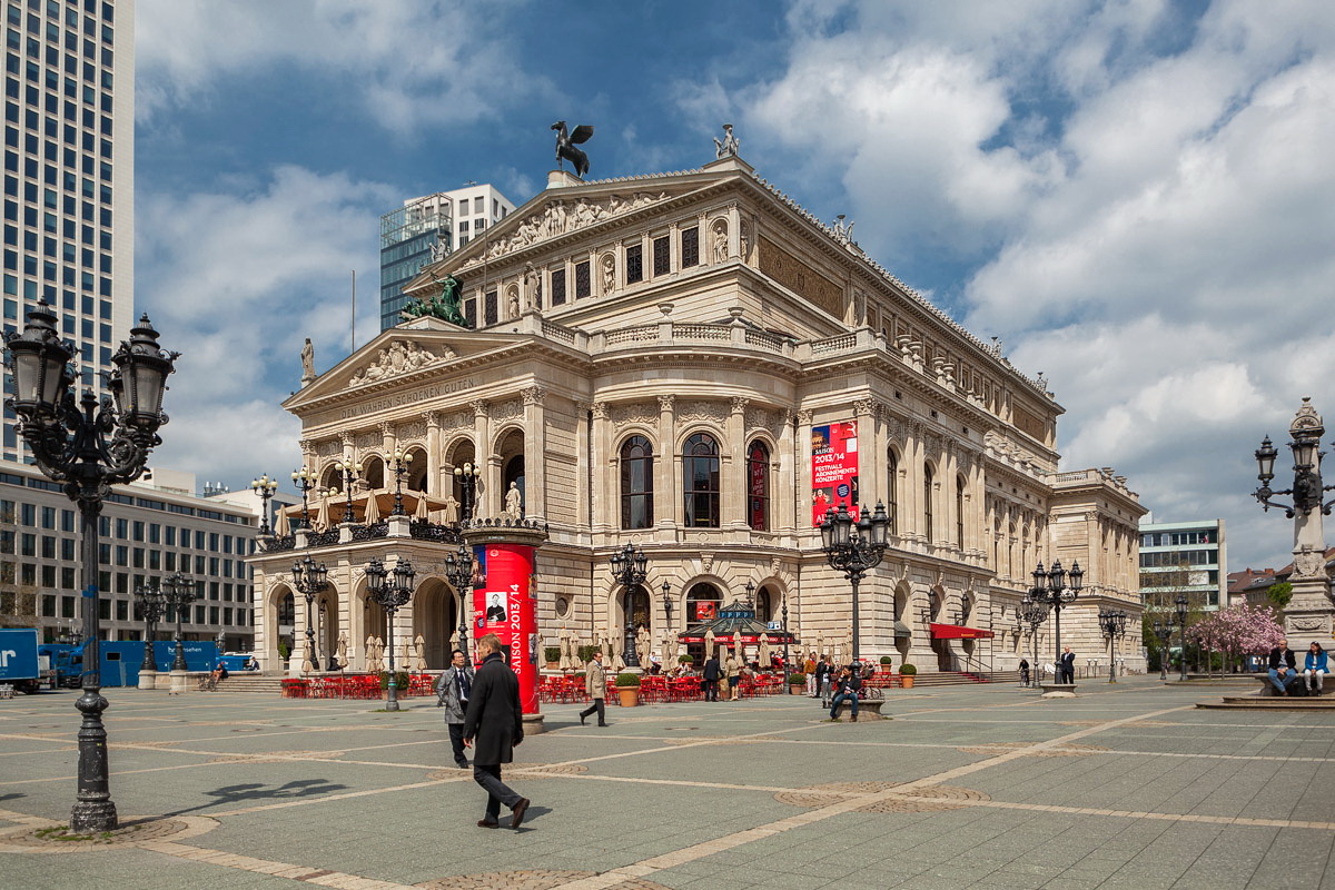 фото "The Frankfurt Opera House." метки: , 