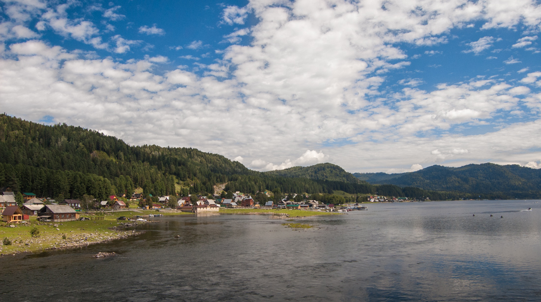 photo "North of Teletskoe lake" tags: landscape, clouds, mountains, summer, water