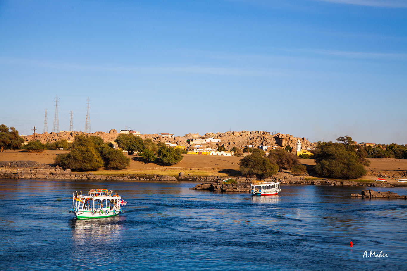 photo "SAILING A LONG THE GLORIOUS RIVER" tags: landscape, Landscape