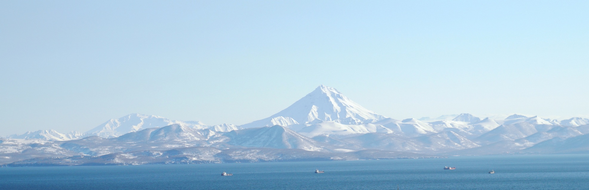 фото "Камчатка" метки: пейзаж, бухта, вулканы, корабли, море