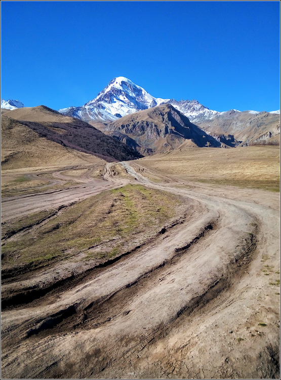 photo "***" tags: landscape, travel, Georgia, Mount Kazbek