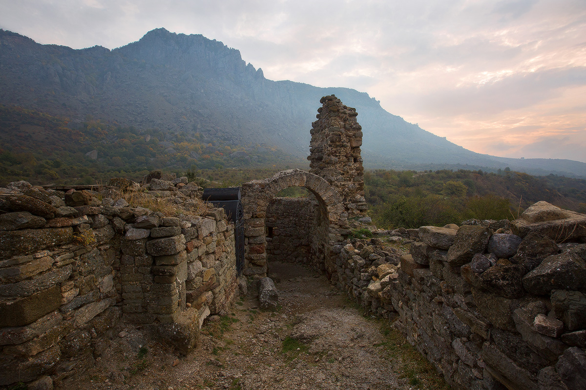 Древняя крепость Алустон Алушта