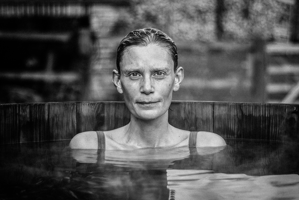 photo "In the hot tub" tags: portrait, black&white, blackandwhite, hottub, water, winter