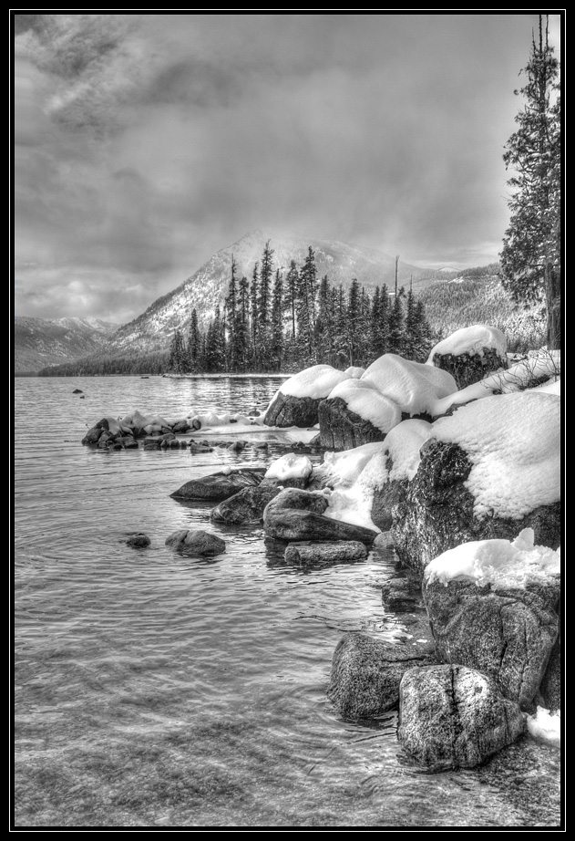 photo "***" tags: landscape, black&white, mountains, water, winter