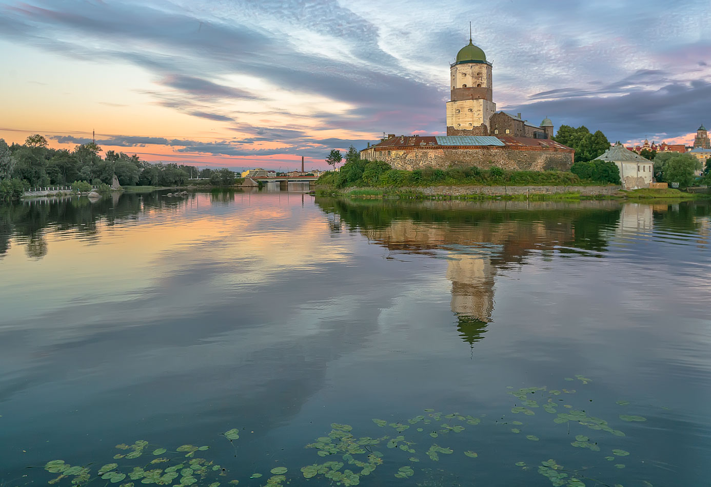 photo "***" tags: landscape, architecture, travel, clouds, evening, reflections, summer, sunset, water, Выборг, выборгский замок