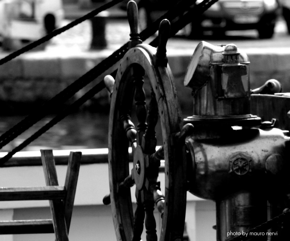 photo "aboard" tags: black&white, 