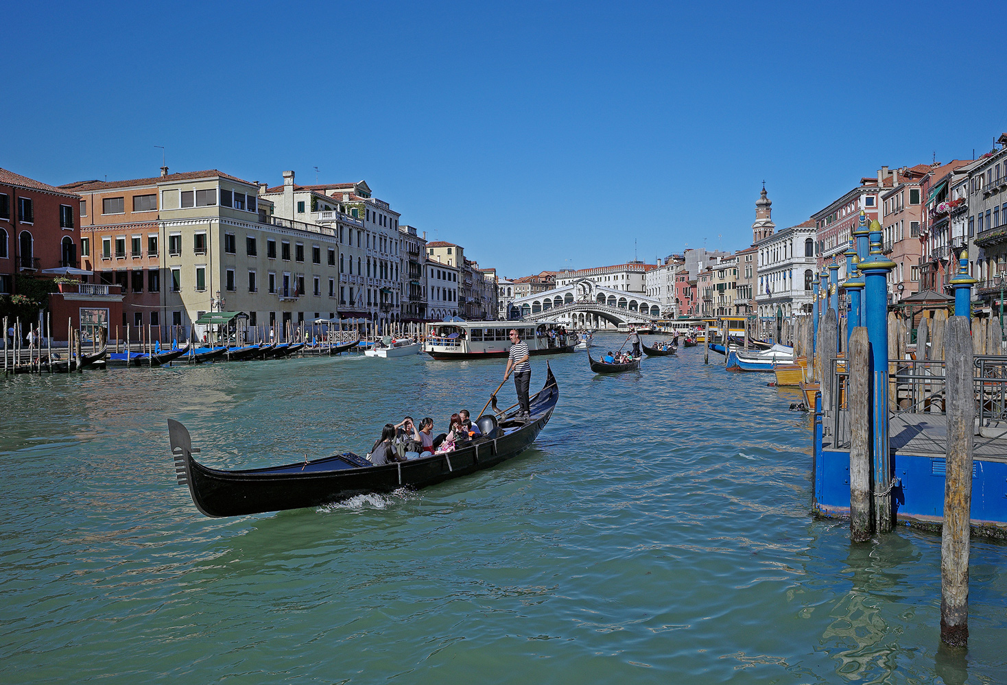 photo "***" tags: city, street, travel, Venice