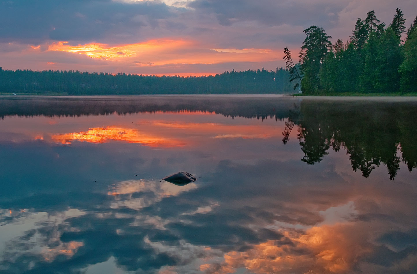 photo "***" tags: , clouds, fog, forest, sun, sunset, Карельский перешеек