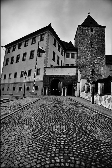 photo "Дорога на Град" tags: black&white, Prag, Prague, Praha