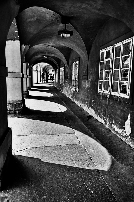 фото "Аркада, свет и тени" метки: черно-белые, Prag, Praha, Прага