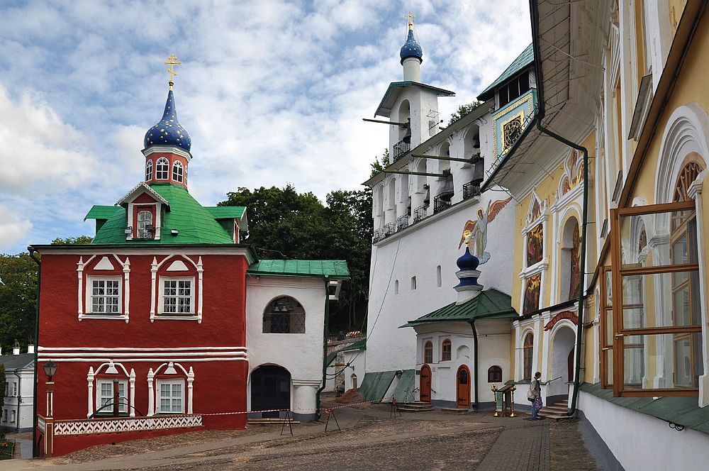 фото "Псково-Печерский монастырь" метки: архитектура, монастыри, храм