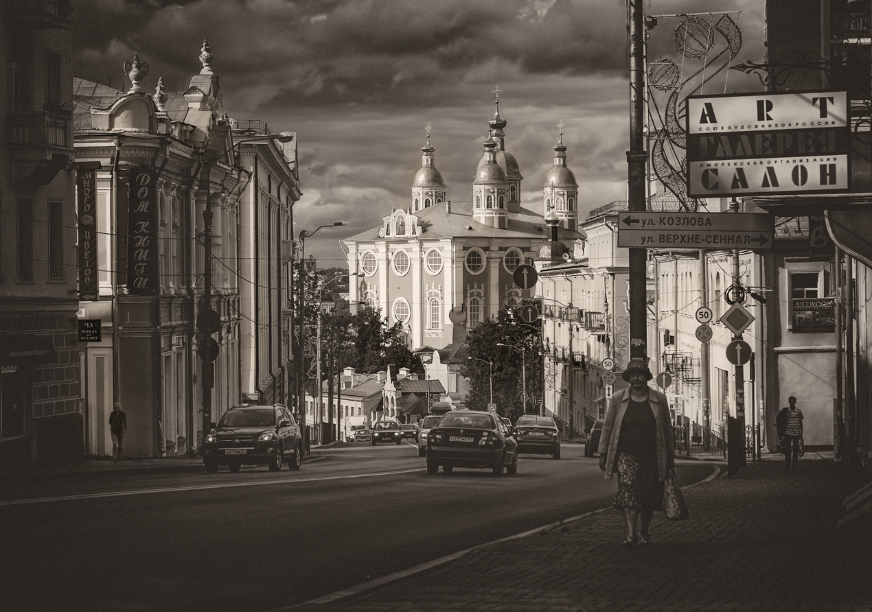 photo "***" tags: city, black&white, summer, Смоленск