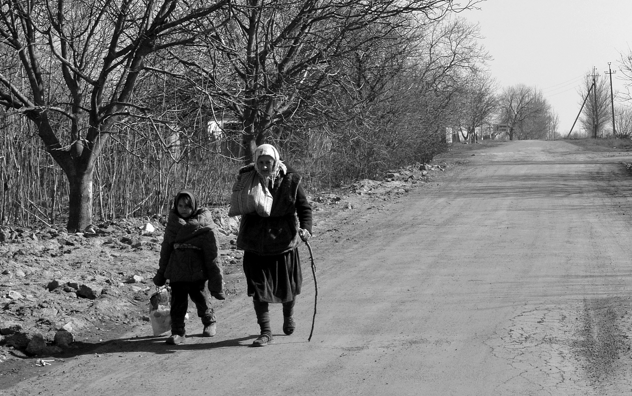 photo "***" tags: street, black&white, genre, 