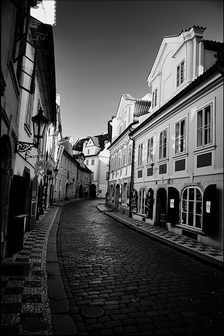 photo "Малостранска  улица" tags: black&white, Prag, Prague, Praha