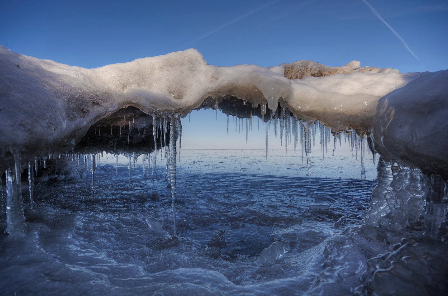 фото "Весна на Ладоге" метки: пейзаж, Ладога, весна, вечер, вода, лед, сосульки