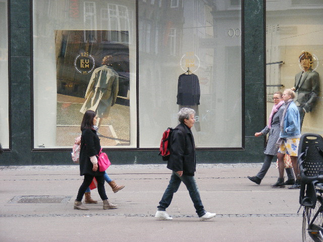 photo "Shopping" tags: reporting, city, 
