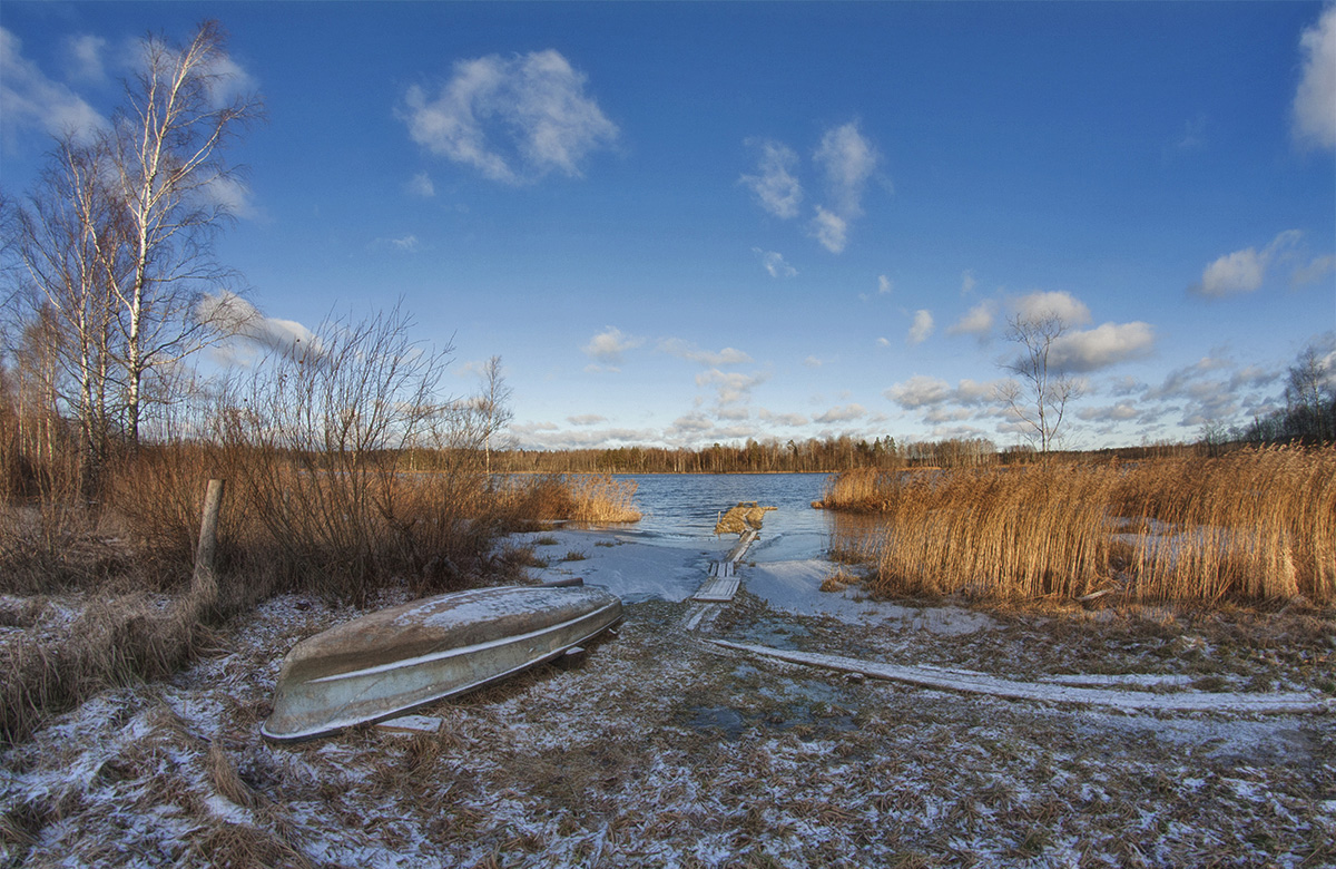 фото "Декабрь" метки: пейзаж, деревня, зарисовка, зима, лодки, озеро, снег