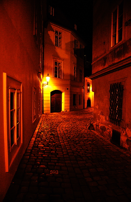 photo "Hочная улочка-37" tags: city, Prag, Prague, Praha