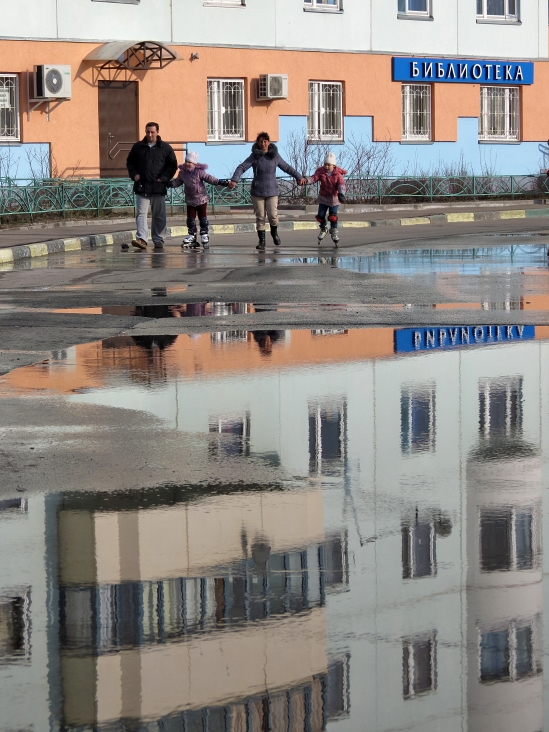 photo "In the spring from the library" tags: street, city, genre, 