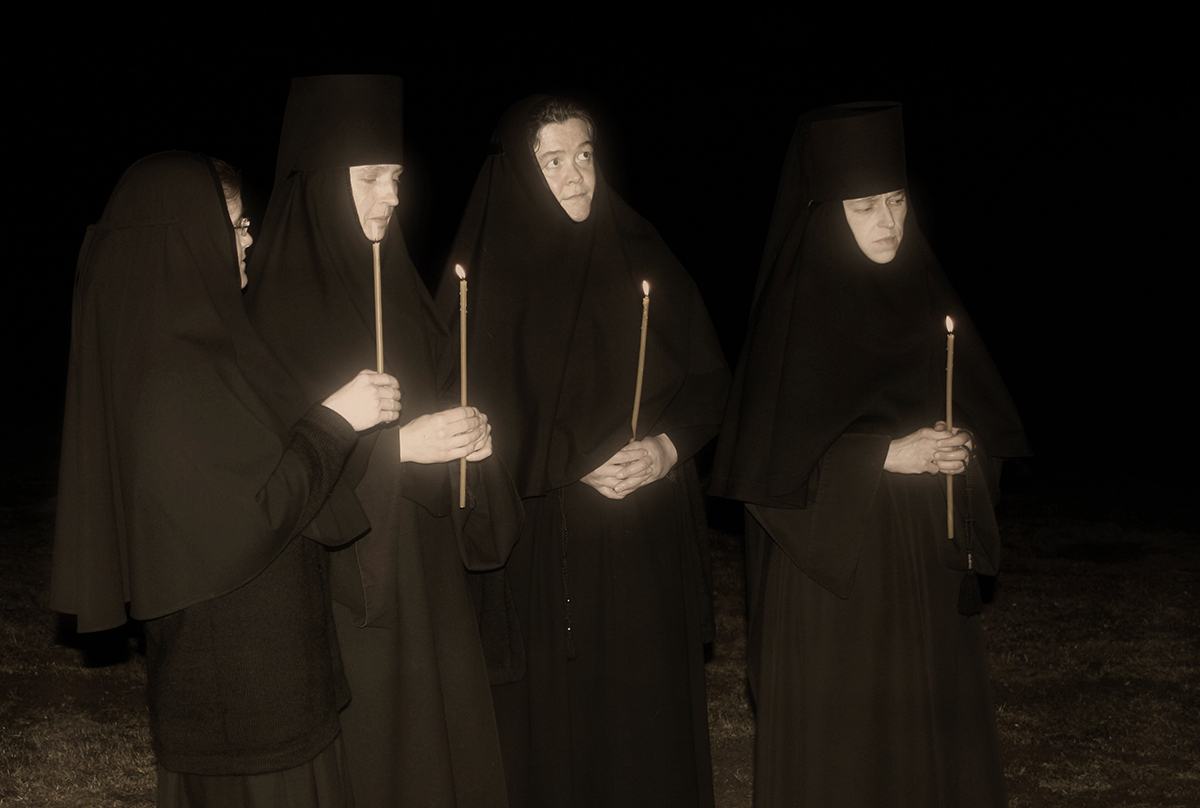 фото "В пасхальную ночь" метки: разное, жанр, монахини, ночь, праздник святой пасхи