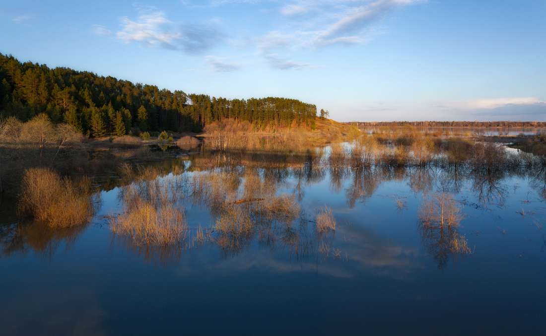 photo "***" tags: landscape, evening, forest, river, spring, Кама, разлив. деревья