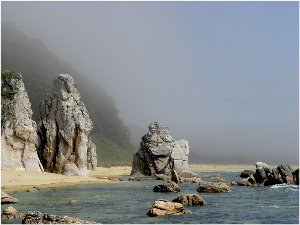 фото "Стражники заповедника..." метки: пейзаж, природа, Каменные стражники, заповедник, туман