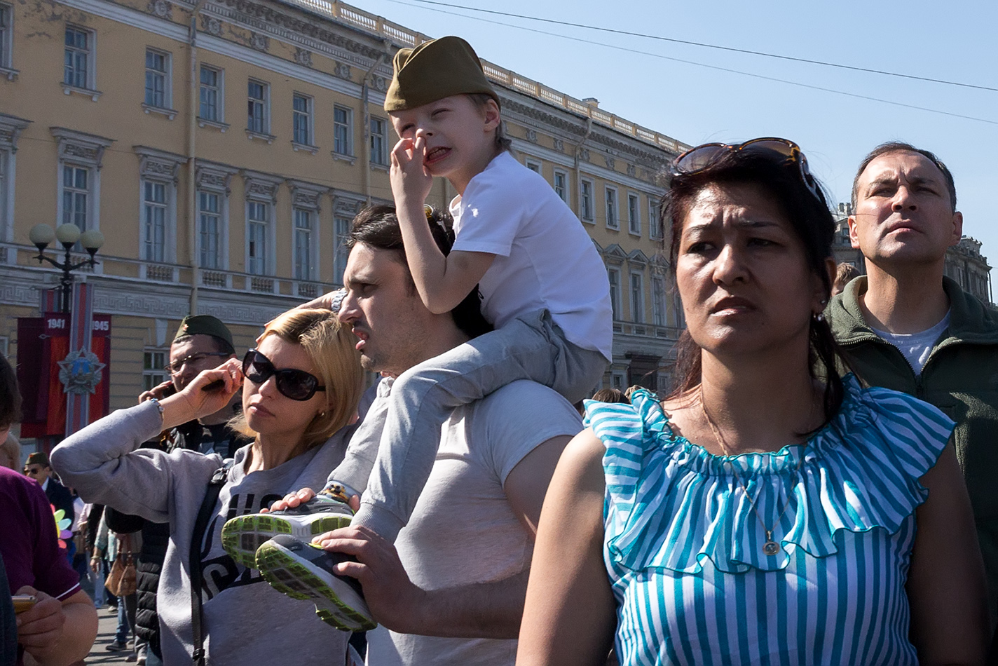 photo "***" tags: genre, street, St. Petersburg, people, street, Город