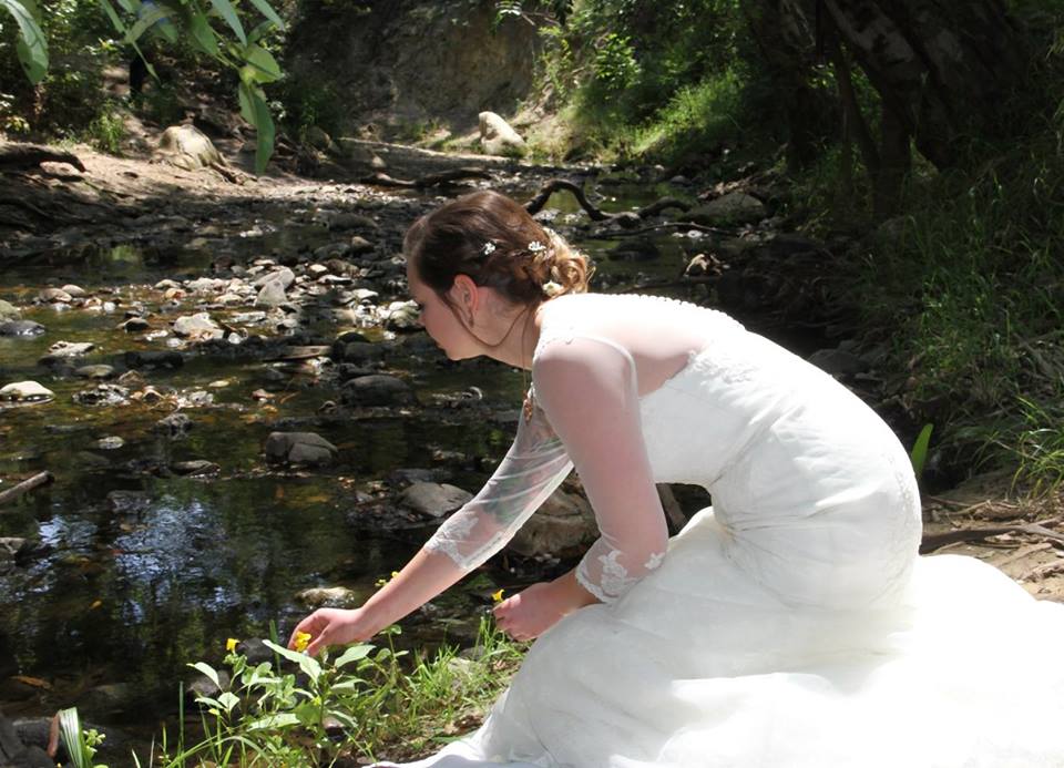 фото "Brook Bride 2" метки: портрет, природа, bridal portrait, brook, stream, невеста