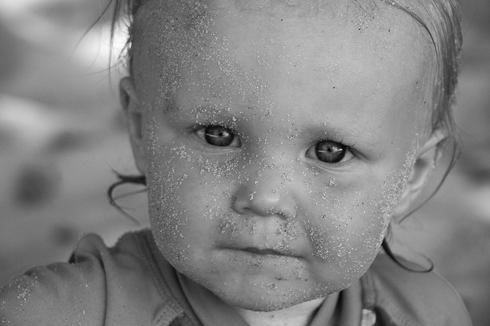 photo "***" tags: portrait, street, black&white, 