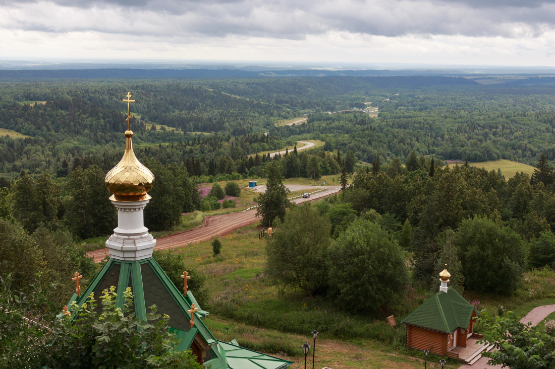 photo "***" tags: landscape, travel, forest, road, summer, Белая, Пермский край, гора, дали, монастырь