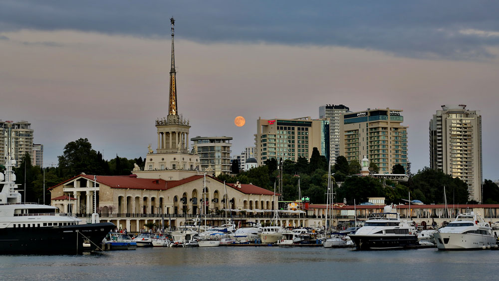 фото "Бывший морской вокзал" метки: город, Сочи, вечер, морвокзал