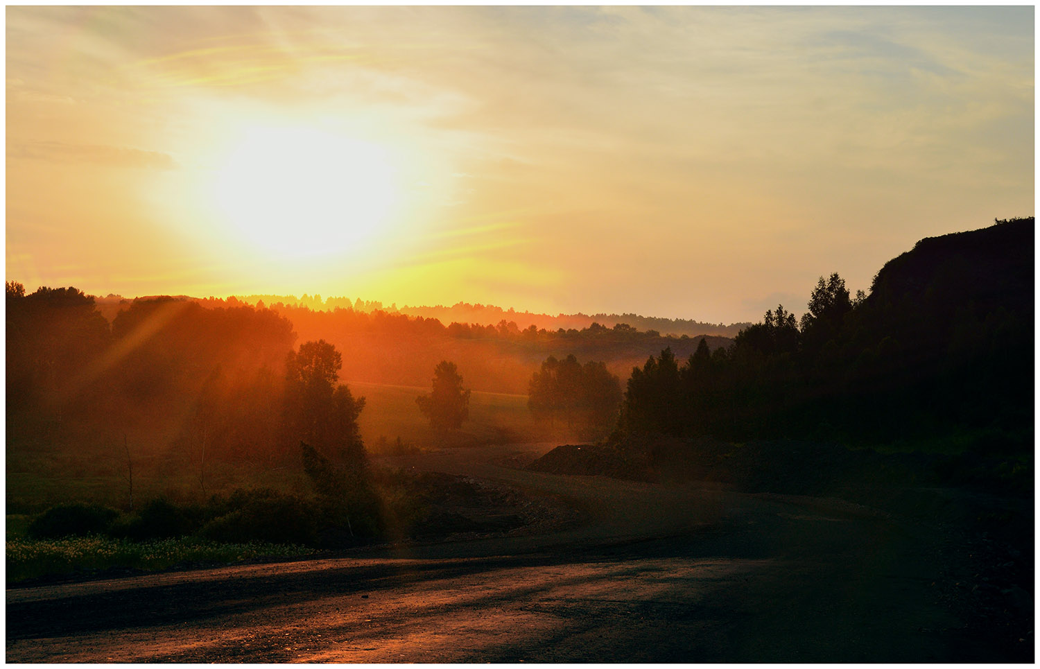 photo "***" tags: landscape, nature, Asia, Russia, forest, light, mountains, rain, road, sky, summer, sunset, taiga, горизонт, сибирь, силуэт