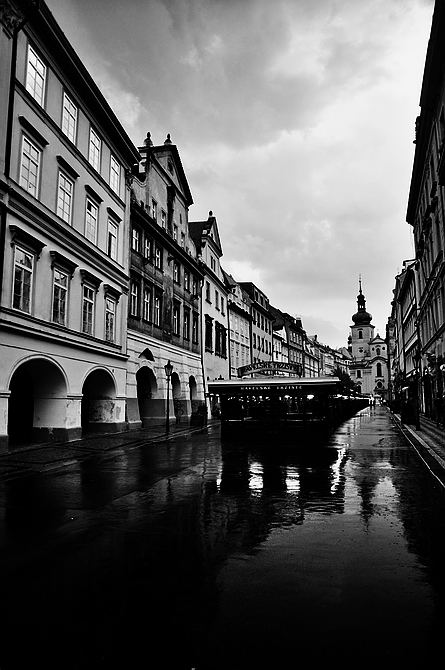 photo "Пустой рынок" tags: black&white, Prag, Prague, Praha