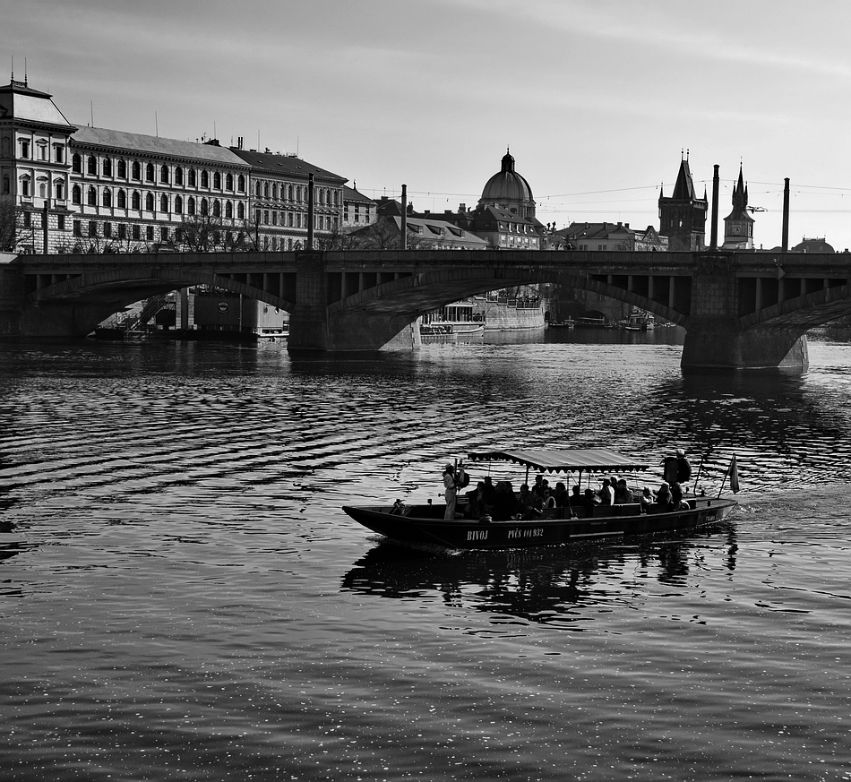 фото "Bзгляд из набережная-6" метки: черно-белые, Prag, Praha, Прага