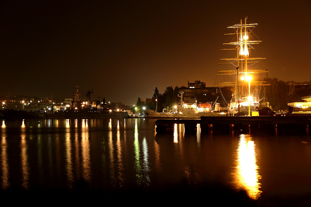 photo "***" tags: landscape, city, night, sea, water